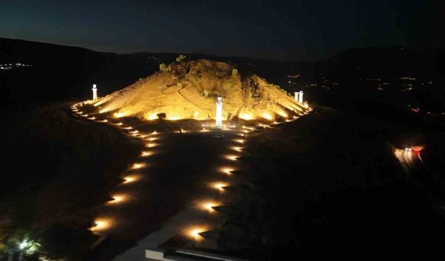 Kraliçeler mezarlığı gece de ziyarete açıldı