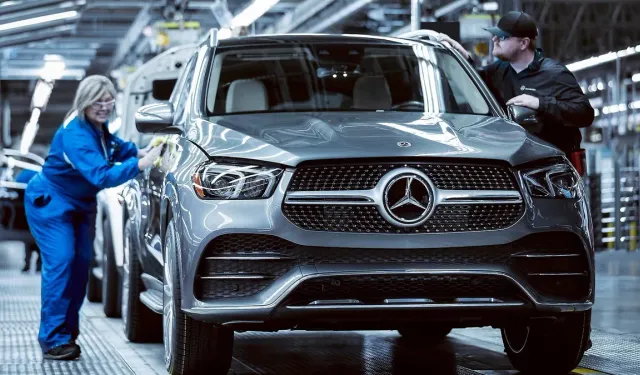 Lansmanlara Dev Bütçe, Çalışana Ücretsiz Mesai: Mercedes-Benz’de Grev Dalgası