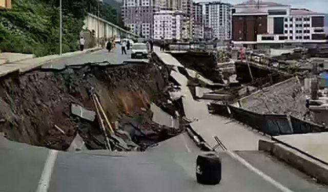 Rize’de yol çöktü, 2 bina tedbir amaçlı tahliye edildi