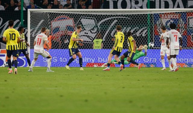 Sıradaki rakip Sturm Graz! Fenerbahçe, UEFA Şampiyonlar Ligi 3. eleme turuna yükseldi