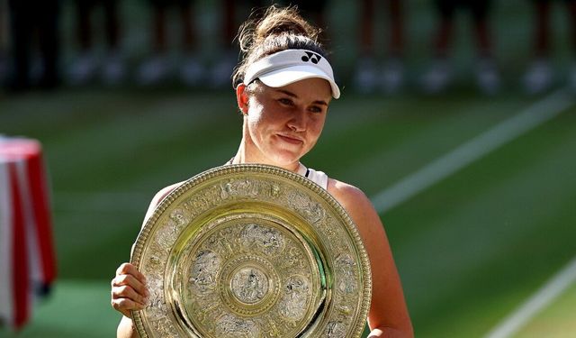 Wimbledon kadınlarda şampiyon Linda Noskova oldu