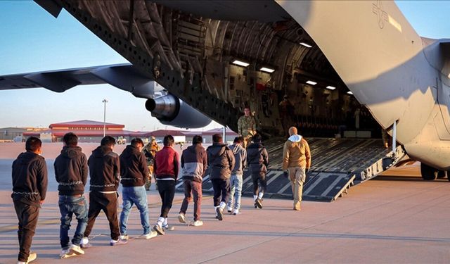 ABD'de suç kaydı bulunan 5 düzensiz göçmen sınır dışı edildi