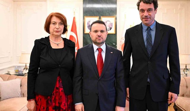 Adalet Bakanı Gürlek, 33 yıl önce öldürülen gazeteci Uğur Mumcu’nun ailesi ile bir araya geldi