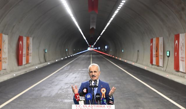 Bakan Uraloğlu, Rize'de Çamlıhemşin Tünelli Geçişi'ni açtı