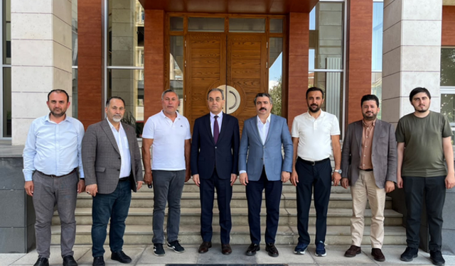 CHP Gençlik Kolları'ndan Balıkesir'de parti çalışmaları için ziyaret