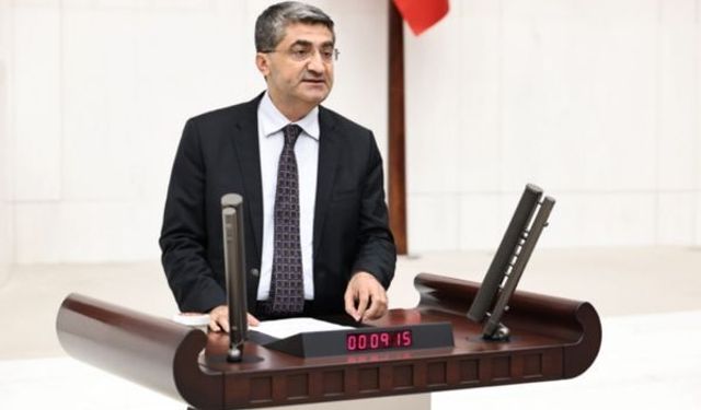 POLİTİKA
