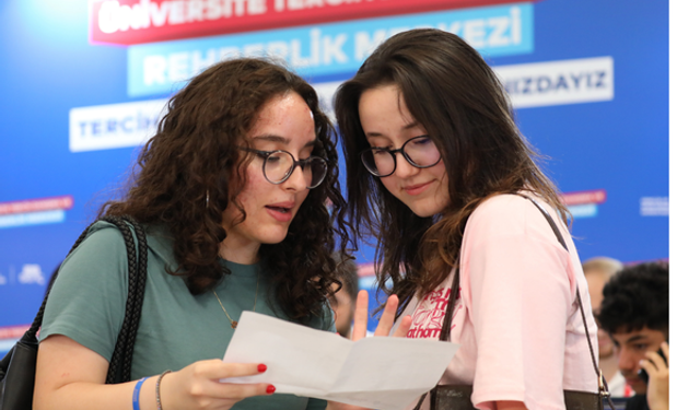 İBB'den binlerce gence üniversite tercih desteği