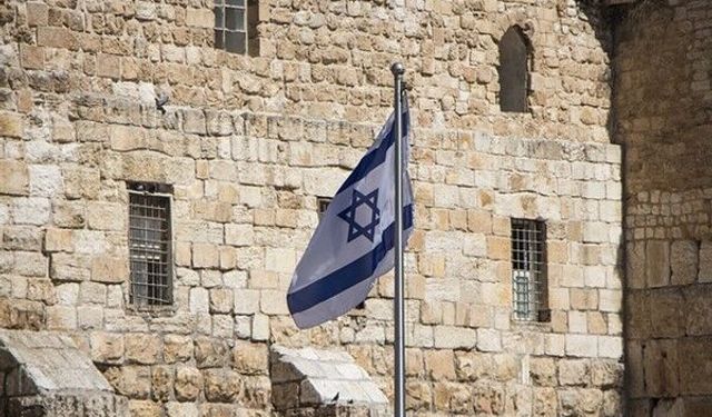IDF: Güney Lübnan'da RPG roketleri ve silahlar ele geçirildi