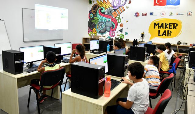 Muratpaşa'da çocuklar için robotik kodlama kursu başlıyor