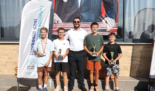 Nilüfer'de 30 Ağustos Zafer Bayramı Tenis Turnuvası düzenlendi