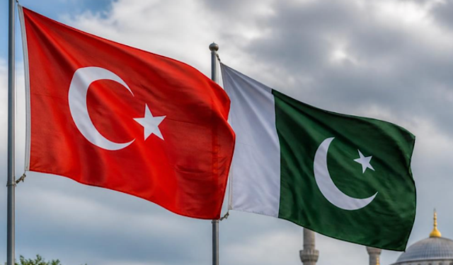 Pakistan ve Türkiye dışişleri bakanları bölgesel gelişmeleri görüştü