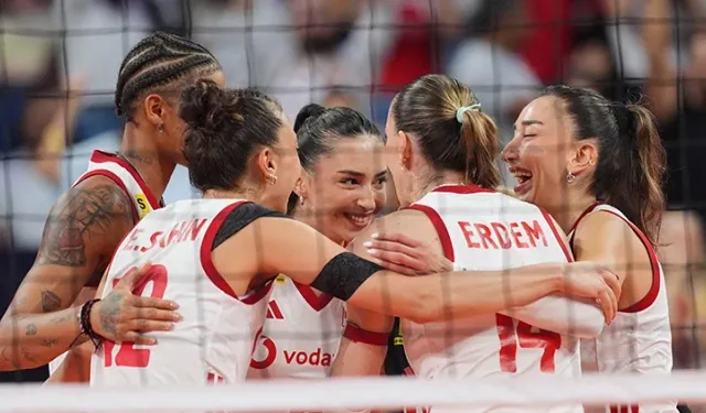 A Milli Kadın Voleybol Takımı, Avrupa Şampiyonası'nda finale yükseldi