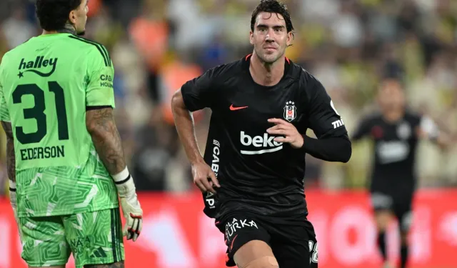 Beşiktaş derbide Fenerbahçe'yi 2-1 mağlup etti