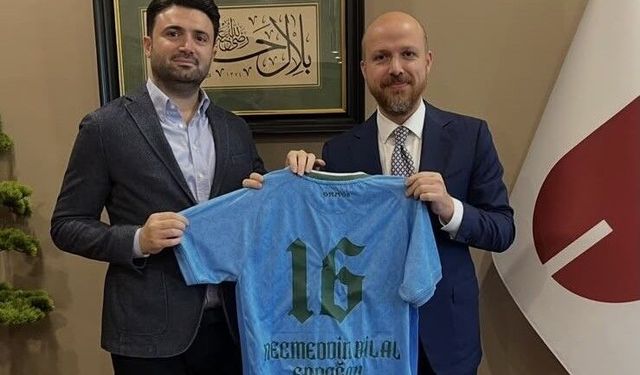Bursaspor Başkanı Çelik’ten Bilal Erdoğan’a özel forma