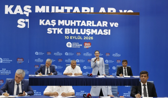 Büşra Özdemir, Kaş'ta muhtarların taleplerini dinledi