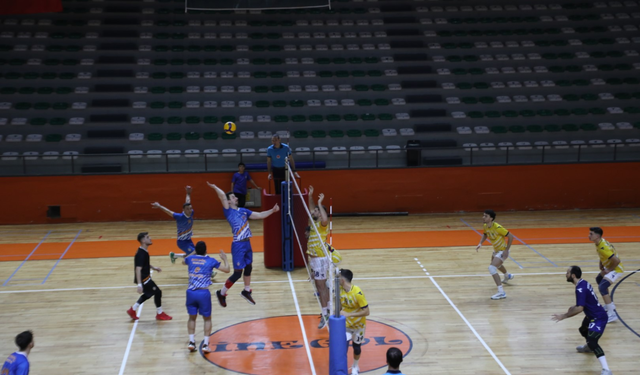 İnegöl Belediyespor erkek voleybol takımı yeni sezon hazırlıklarına başlıyor