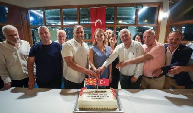 Konak'tan Kuzey Makedonya'ya bağımsızlık mesajı