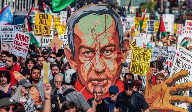Manhatttan'da binlerce kişi Netanyahu'ya karşı yürüdü