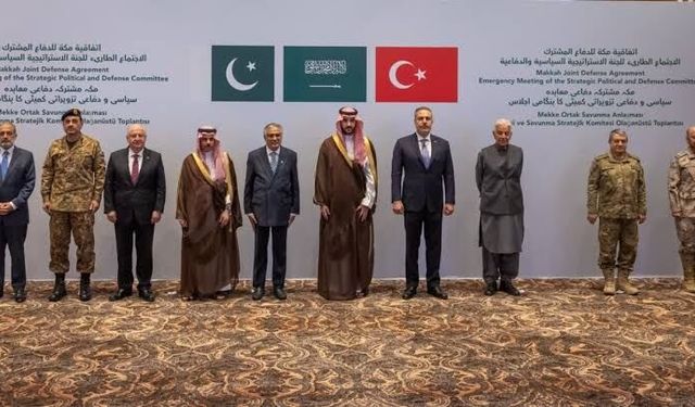 Suudi Arabistan’da Mekke İttifakı’nın Stratejik Siyasi ve Savunma Komitesi toplantısı yapıldı