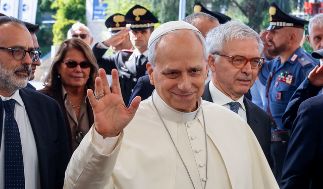 Vatikan: "Papa’nın ameliyatı başarıyla tamamlandı"