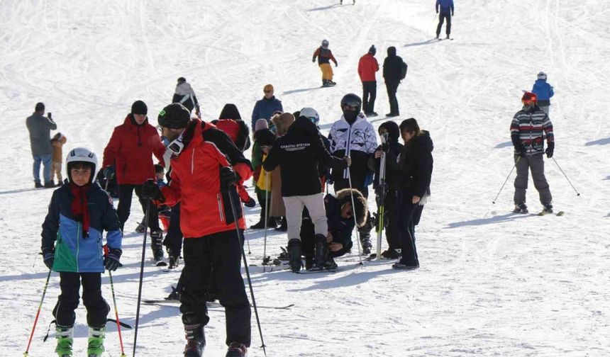 Ergan Kayak Merkezi sömestir tatilinde doldu taştı