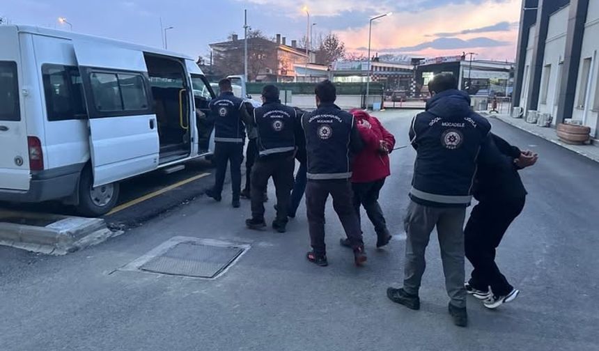 Erzincan’da göçmen kaçakçılığı suçundan 4 kişi tutuklandı