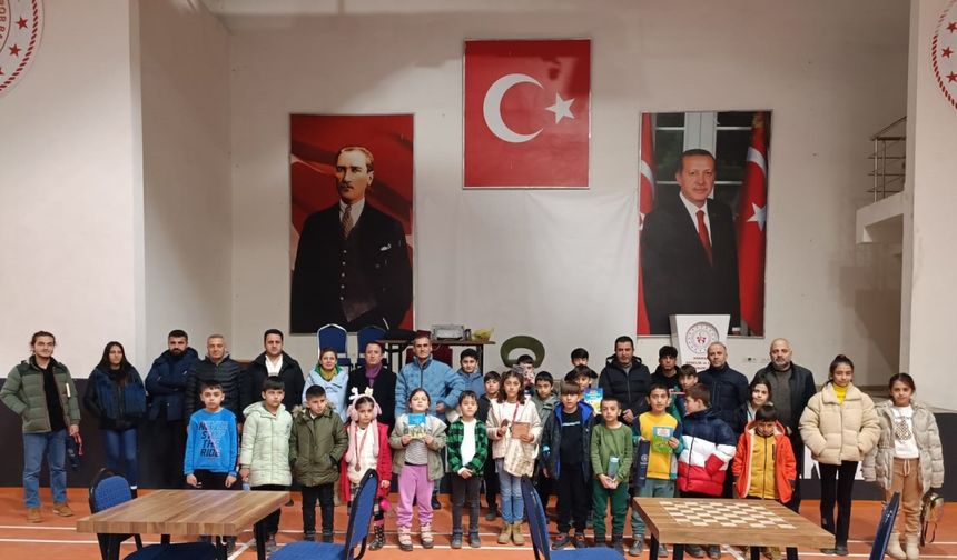 Hakkari’de ‘Satranç İl Birinciliği Yarışması’ tamamlandı