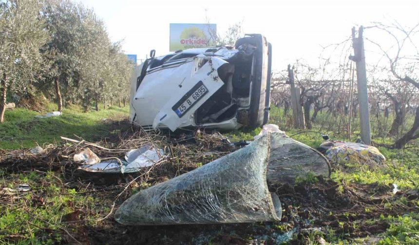 Manisa’da takla atan otomobil tarlaya uçtu