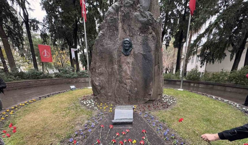 Zübeyde Hanım vefatının 102. yıl dönümünde mezarı başında anıldı