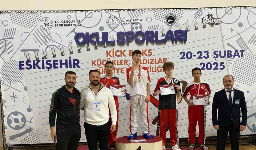 Osmaniyeli kick boksçulardan, Türkiye Şampiyonası’nda başarı