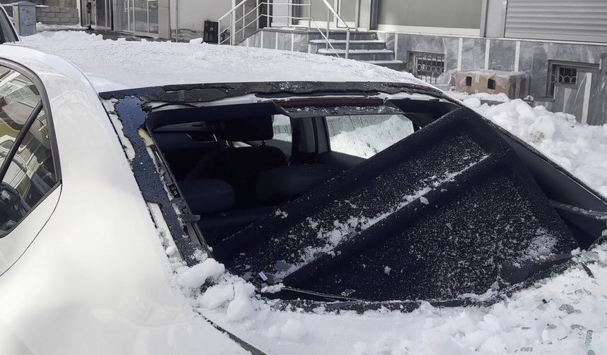 Çatılardan düşen kar ve buz kütleleri tehlike saçıyor