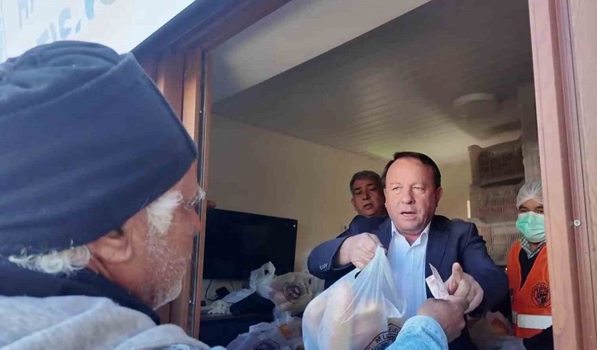 Mersin’de Halk Ekmek Büfesinde Ramazan ayı boyunca ekmek 2.5 lira