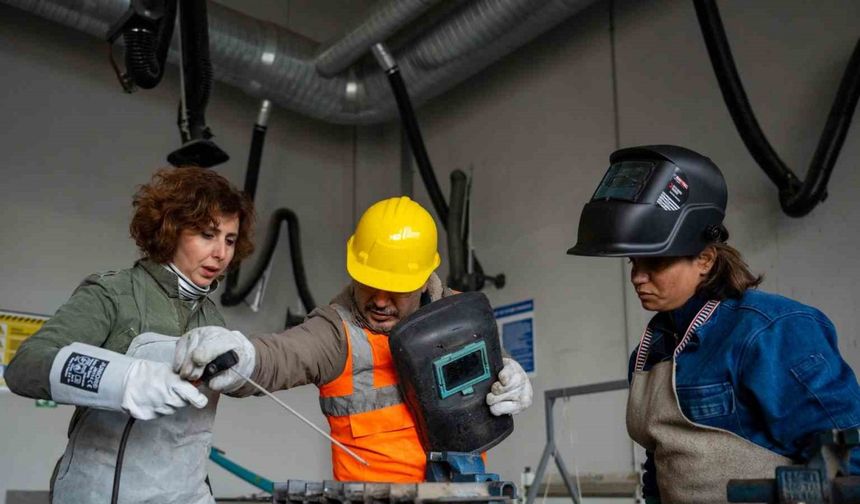 Mersin’de kadın ustalar yetişiyor