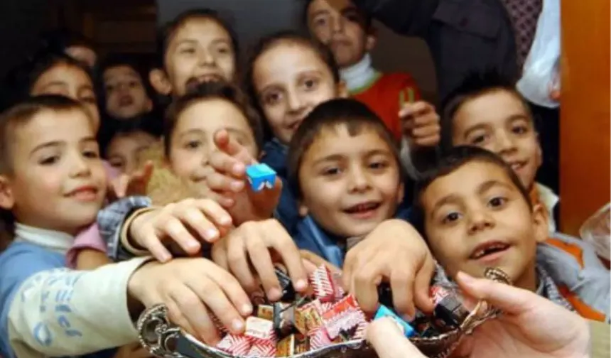 RAMAZAN BAYRAMI 9 GÜN TATİL ÇOŞKUSUYLA BULUŞMAYA HAZIRLANIYOR.