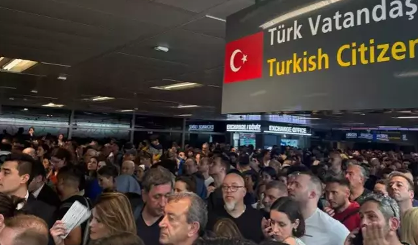 SABİHA GÖKÇEN’DE PASAPORT SİSTEMİ ÇÖKTÜ