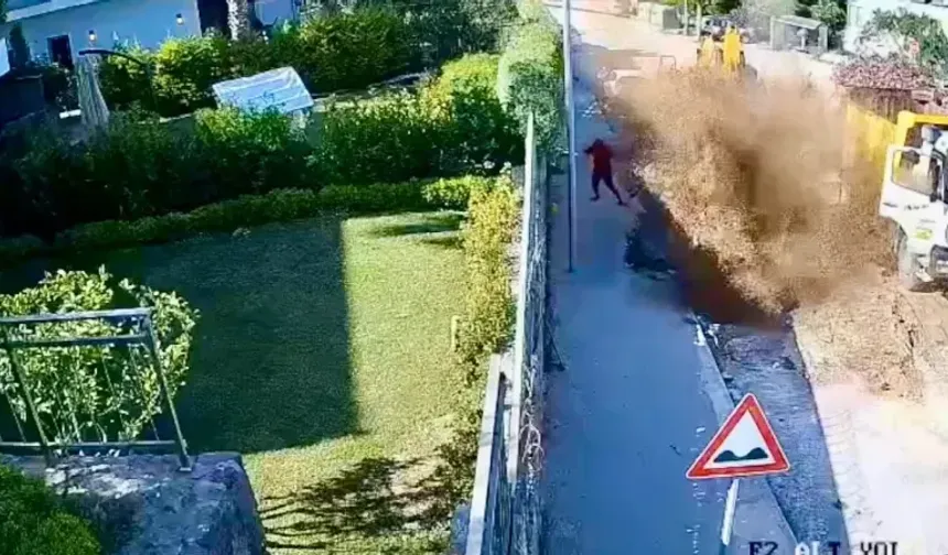 Su borusu bomba gibi patladı, site savaş alanına döndü