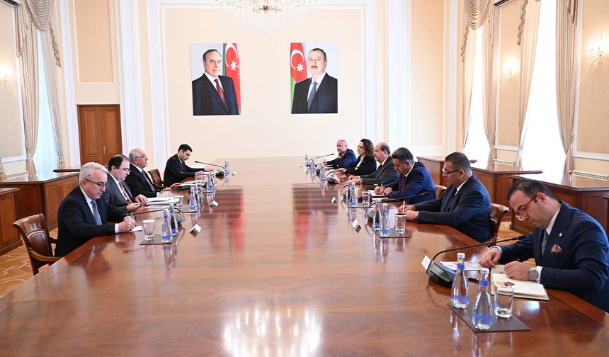 KKTC Cumhurbaşkanı Tatar, Azerbaycan Başbakanı Asadov ile bir araya geldi