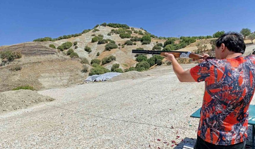 Selendi’de trap atışları nefes kesti