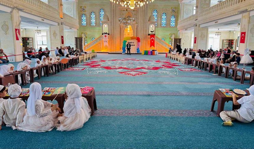 Diyarbakır’da minik öğrenciler Kur’an-ı Kerim öğrenmeye ilk adımlarını attı