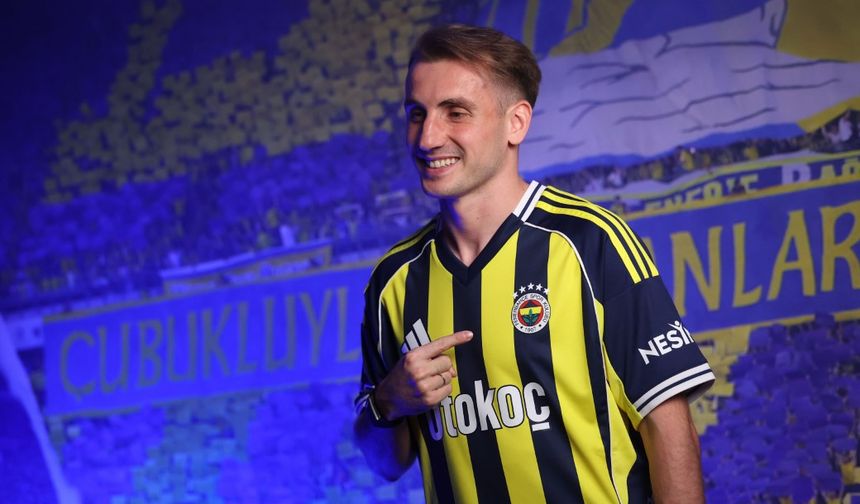 Kerem Aktürkoğlu, Fenerbahçe ile 4 yıllık sözleşme imzaladı