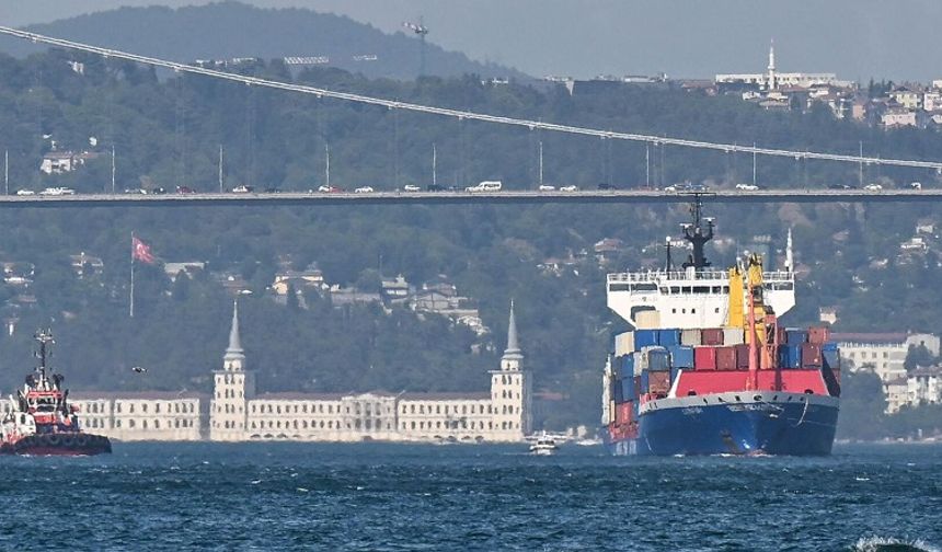 Boğaz’da Gemi Trafiği Yeniden Açıldı