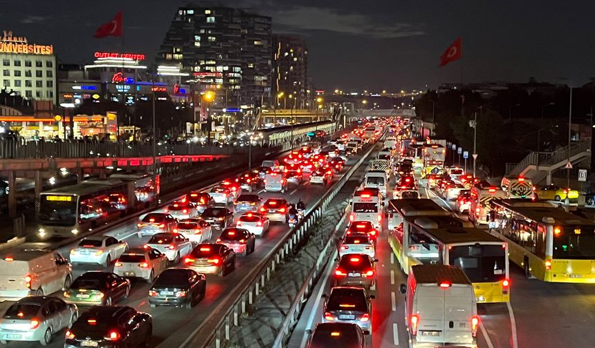 İstanbul’da trafik yoğunluğu yüzde 78’e ulaştı
