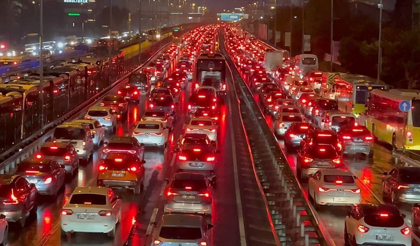 İstanbul’da trafik yoğunluğu yüzde 89’a ulaştı