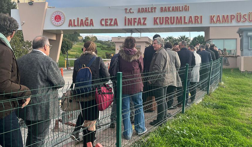 İZBETON kooperatif davası sanıkları hakim karşısında, Ali Alpyavuz: "Bu CHP projesidir, binlerce aile mağdur oldu"