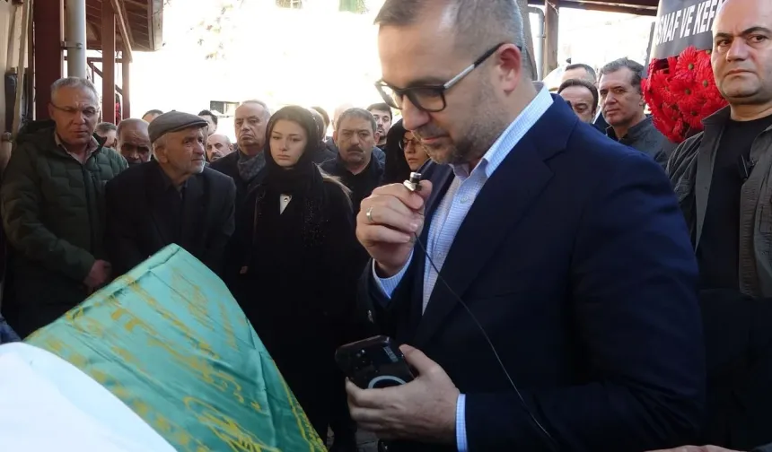 TCMB Başkanı Fatih Karahan’ın Annesi Uşak’ta Son Yolculuğuna Uğurlandı