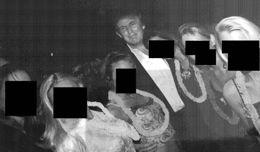 Trump’ın cinsel istismar suçlusu Epstein dosyasında yer alan yeni fotoğrafları yayınlandı