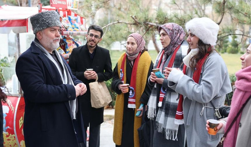 EĞİTİM-BİR-SEN’den ek atama bekleyen öğretmen adaylarının eylemine destek