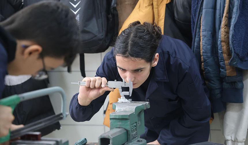 Eğitimle üretimin birleştiği okul 12 milyon ciroya ulaştı