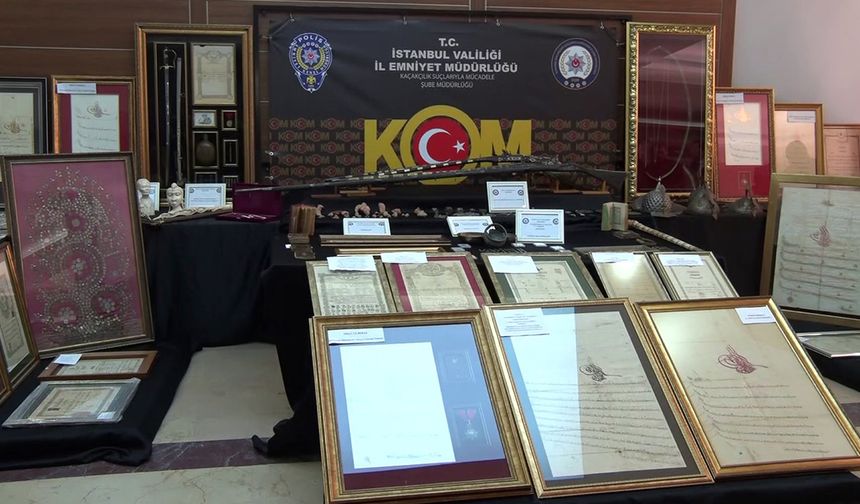 İstanbul’da tarihi eser kaçakçılığına darbe: Osmanlı Dönemine ait kalkan ve miğfer grubu ve binlerce eser ele geçirildi