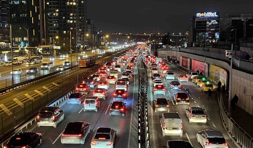 İstanbul’da trafik yoğunluğu yüzde 81’e çıktı